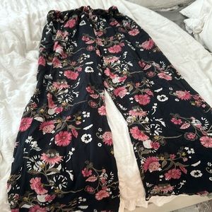 Fun flowy flowery comfy pants size medium
